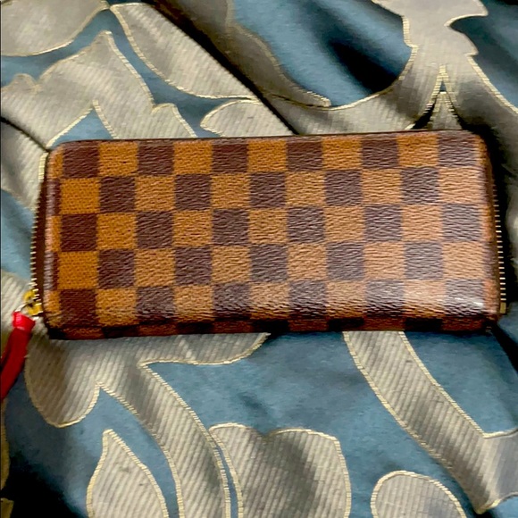 Louis Vuitton wallet - Picture 1 of 3